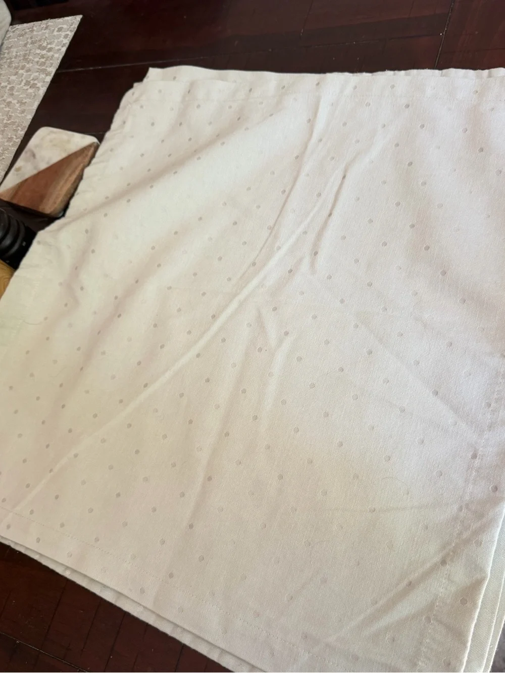 Kate Spade cotton table napkins polka dotted beige